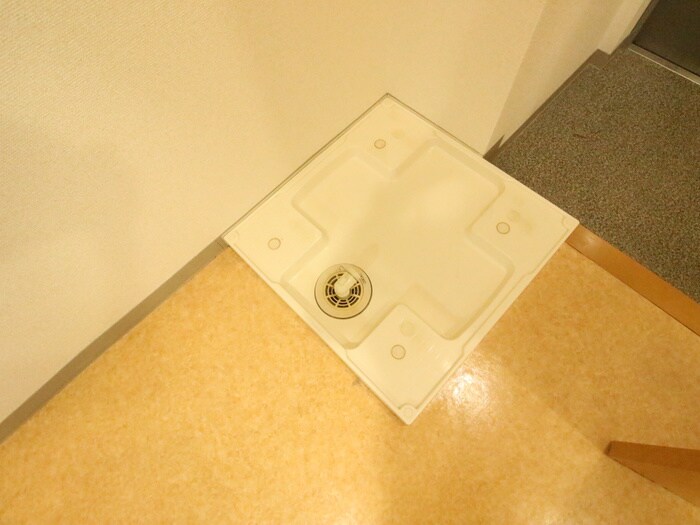 物件内観写真11　(洗濯機置場)