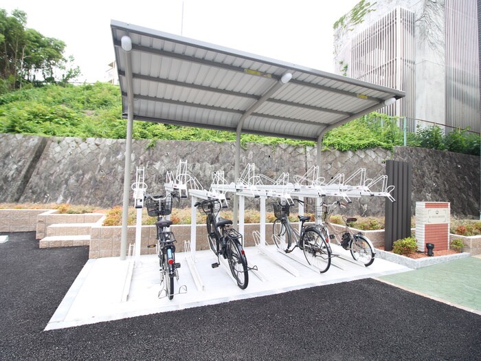 物件外観写真5　(駐輪場)