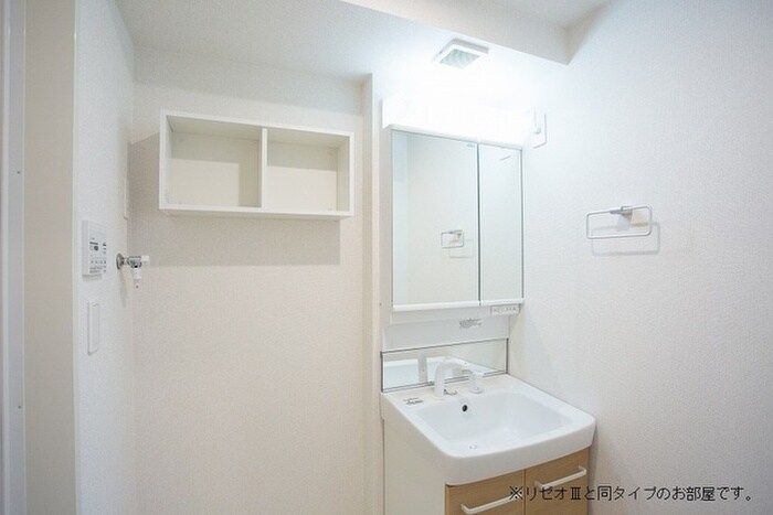 物件内観写真13　(洗面)