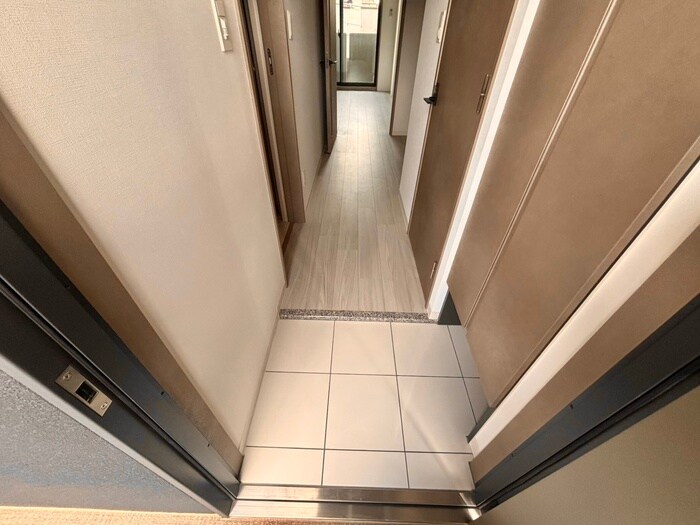 物件内観写真14　(玄関)