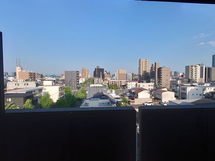 物件内観写真18　(室内からの展望)