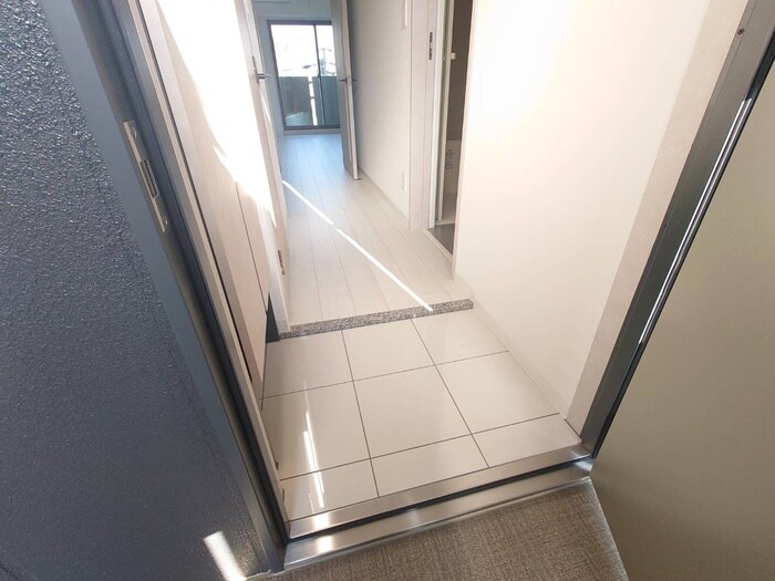 物件内観写真21　(玄関)