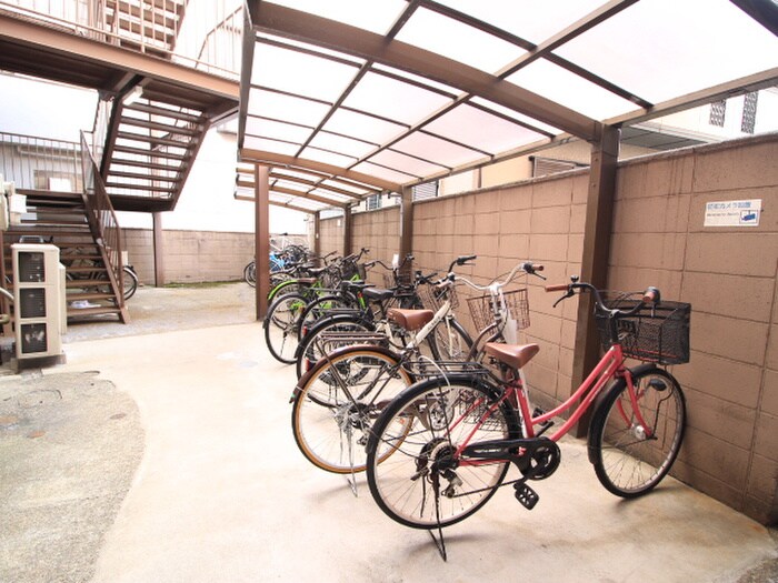 物件外観写真3　(駐輪場)