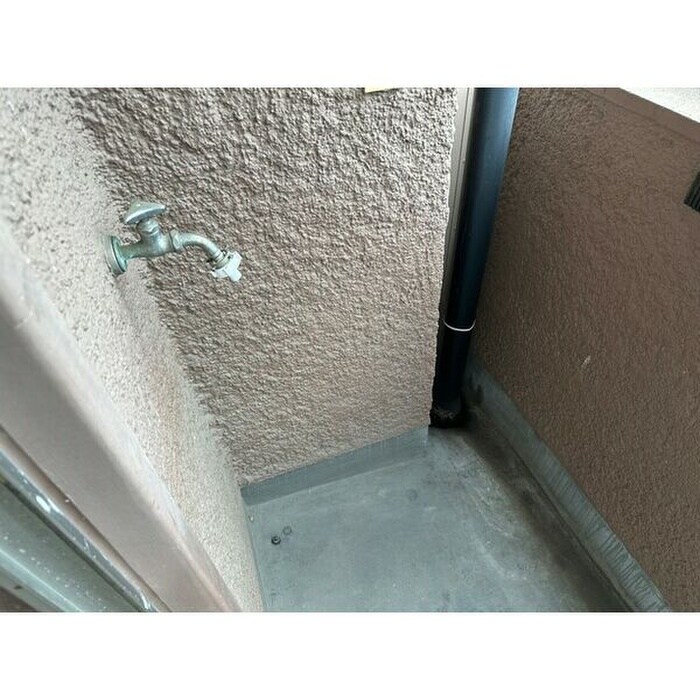 物件内観写真15　(洗濯機置場)