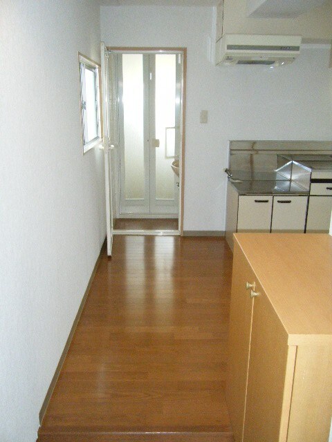 物件内観写真16　(玄関)