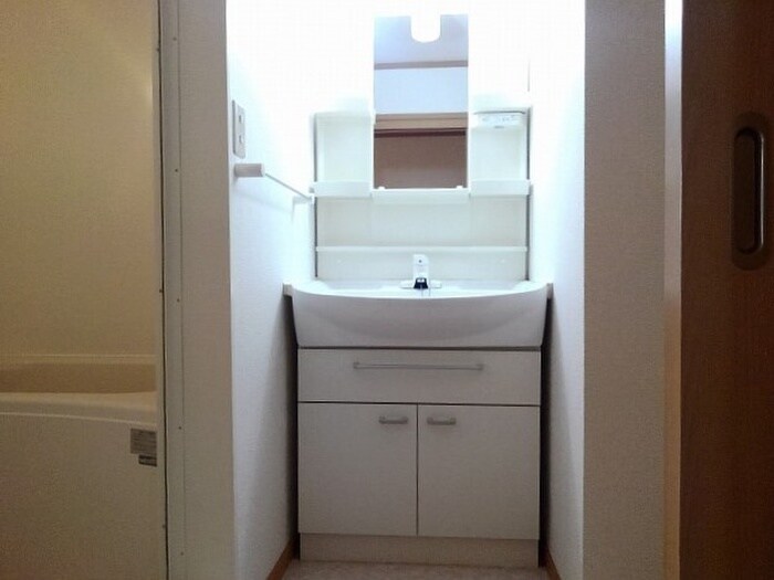 物件内観写真9　(洗面)