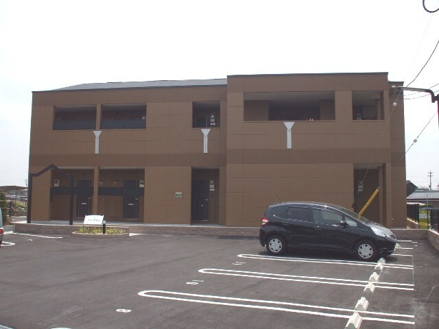 物件外観写真2　(駐車場)