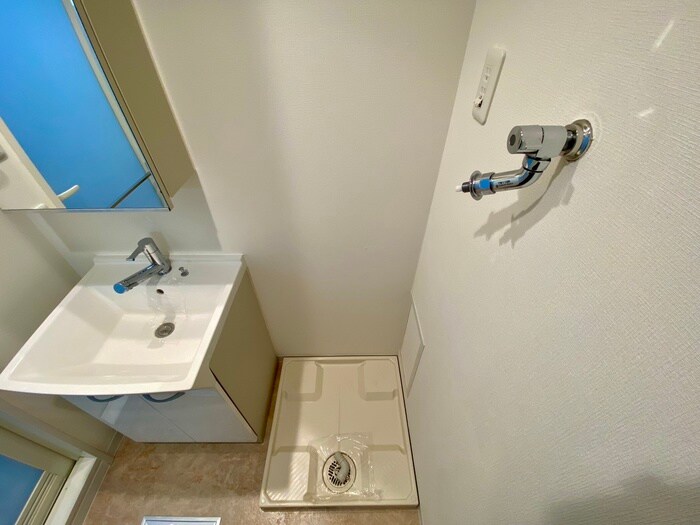 物件内観写真12　(洗濯機置場)