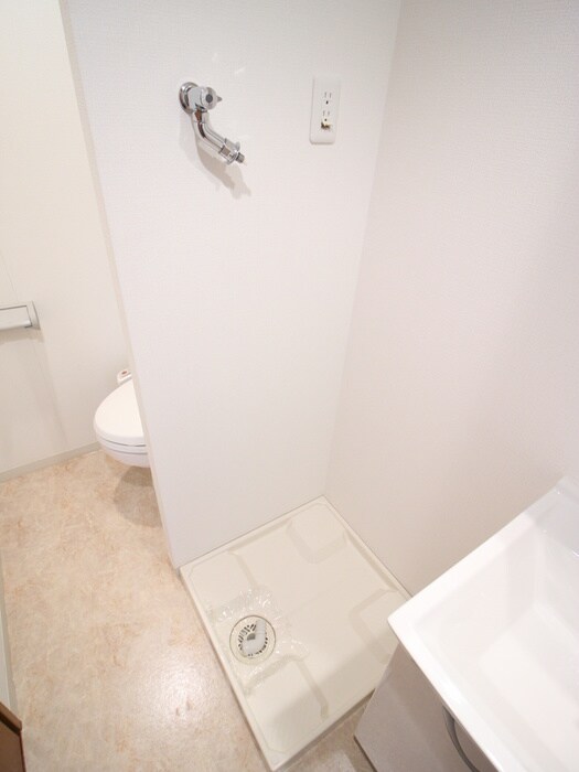 物件内観写真22　(洗濯機置場)