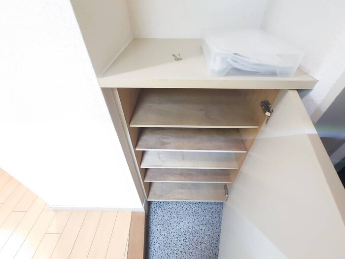 物件内観写真13　(靴箱)