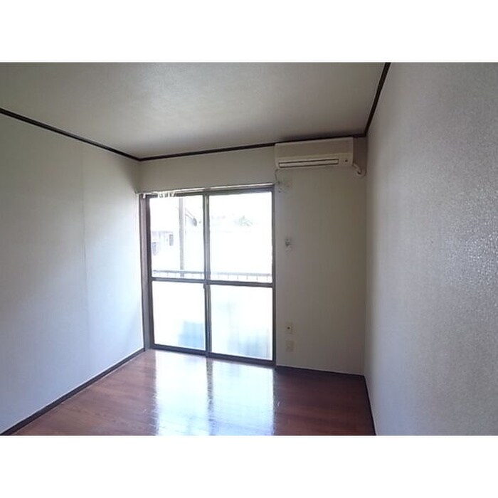 物件内観写真2　(居室)