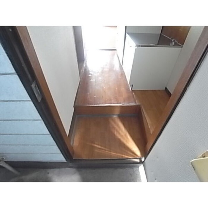 物件内観写真7　(玄関)