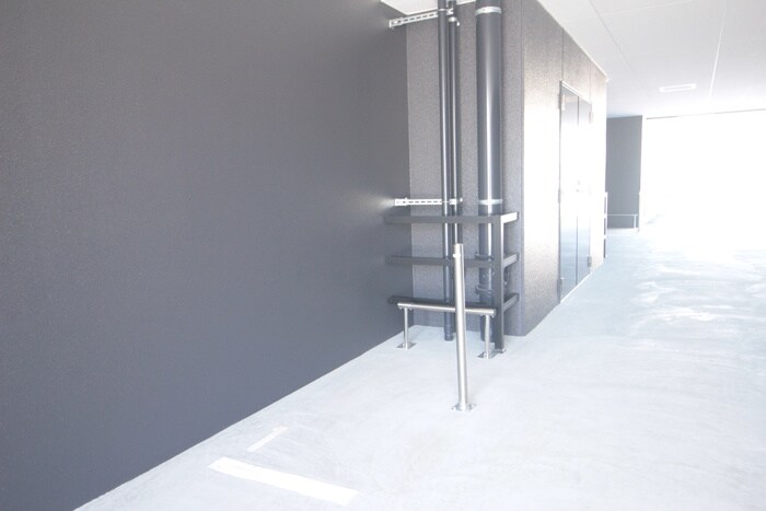 物件外観写真6　(バイク置き場)