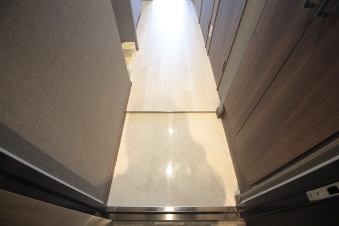 物件内観写真18　(玄関)