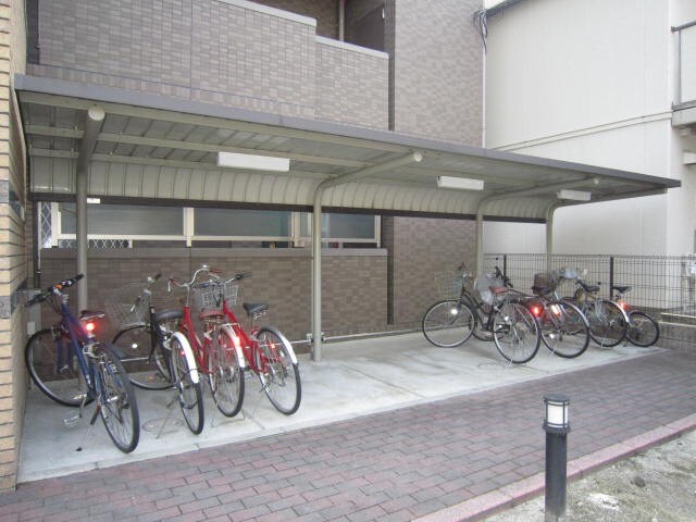 物件外観写真3　(駐輪場)