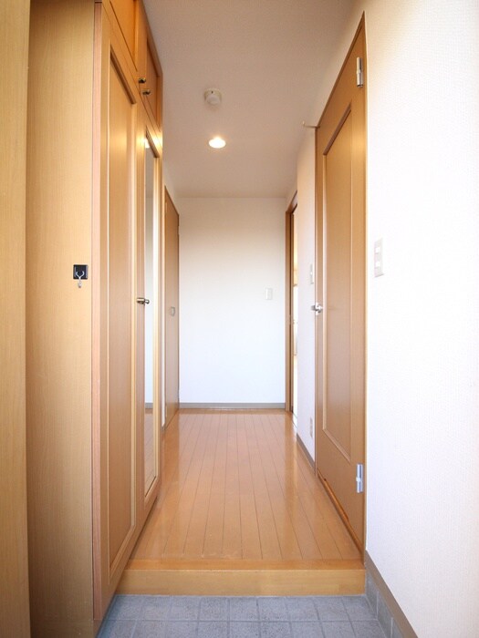 物件内観写真17　(廊下)