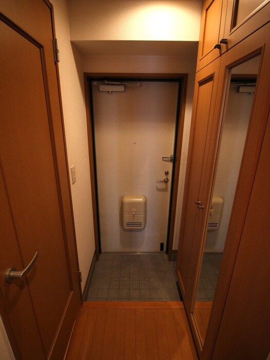 物件内観写真18　(玄関)