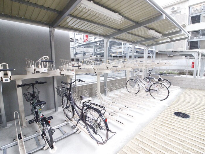 物件外観写真6　(駐輪場)