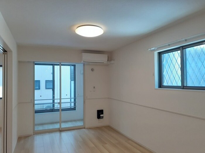 物件内観写真4　(居室)