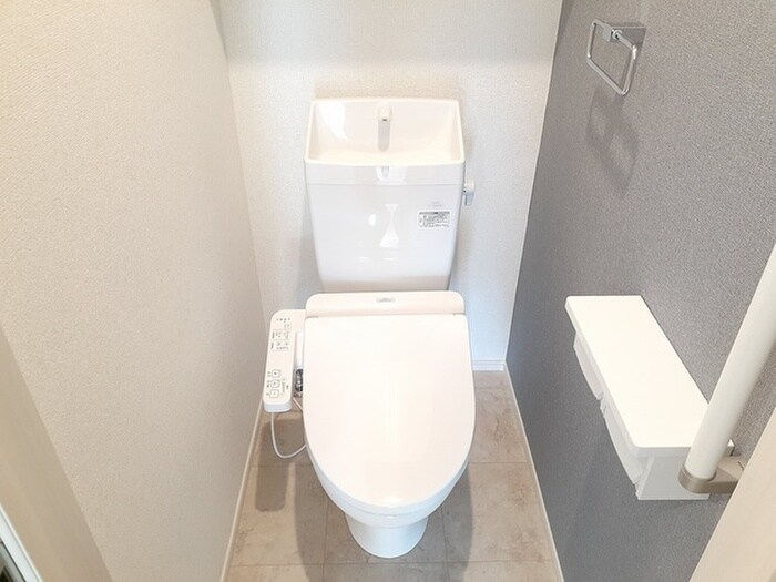 物件内観写真8　(トイレ)