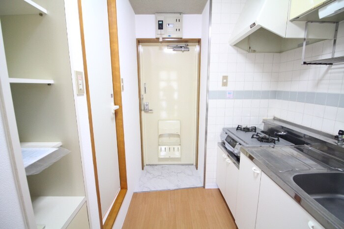 物件内観写真14　(玄関)