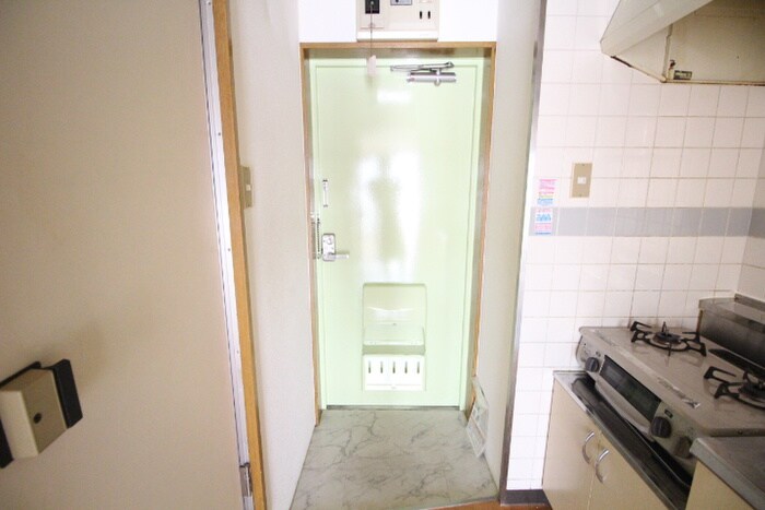 物件内観写真15　(玄関)