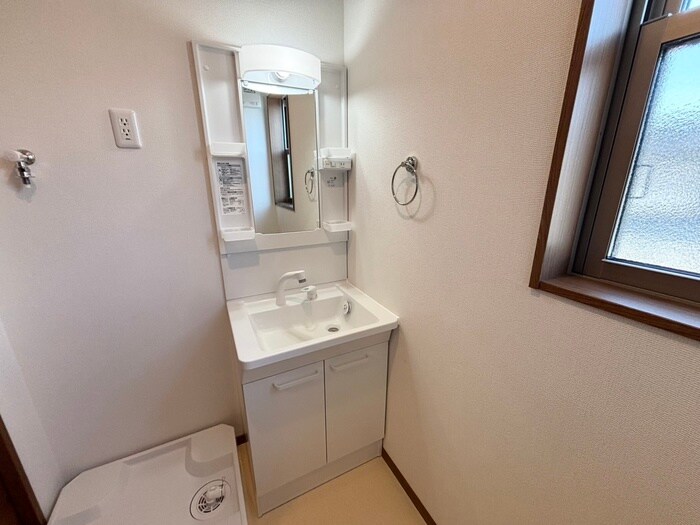 物件内観写真11　(洗面)