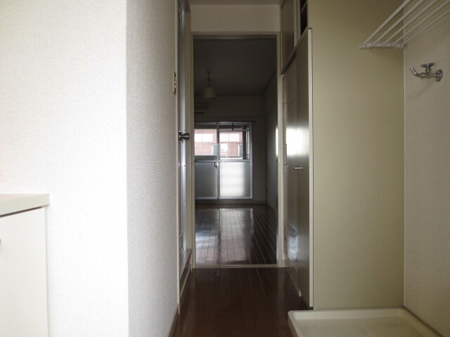 物件内観写真7　(玄関)