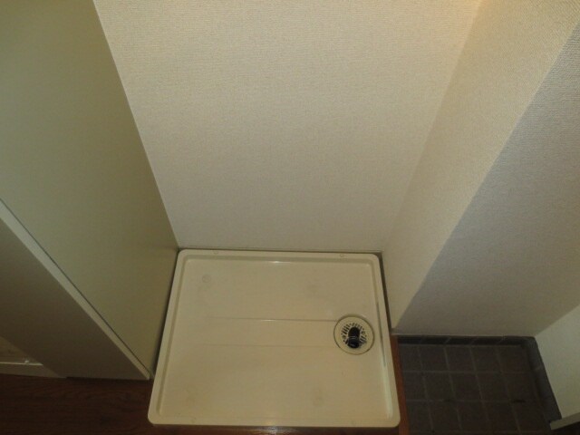 物件内観写真9　(洗濯機置場)