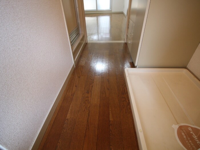 物件内観写真12　(廊下)