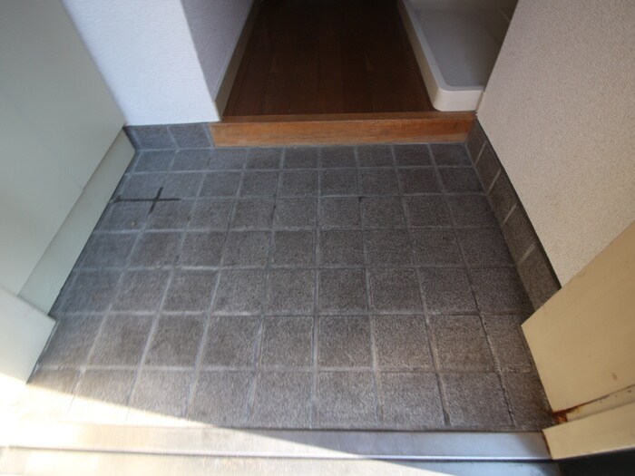 物件内観写真16　(玄関)