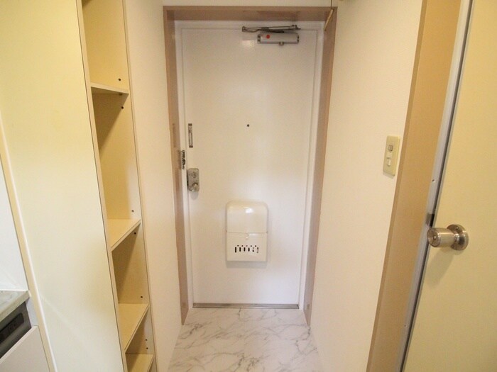 物件内観写真17　(玄関)