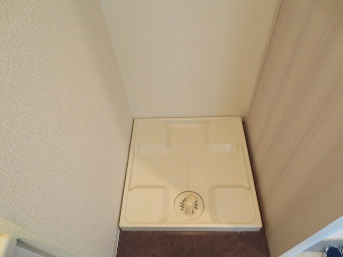 物件内観写真13　(洗濯機置場)