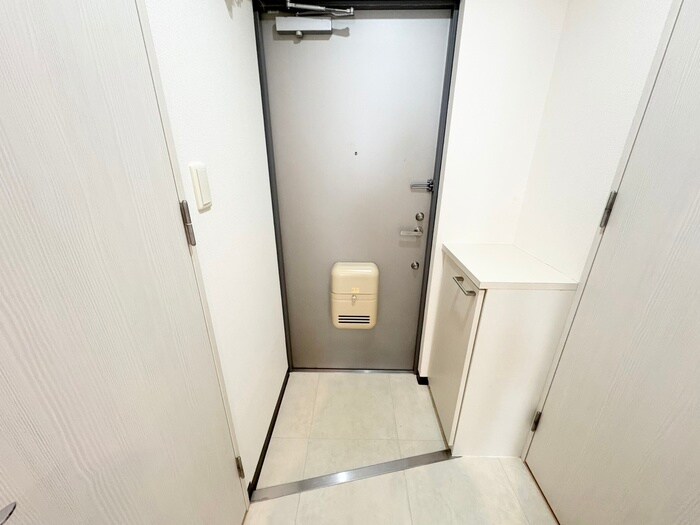 物件内観写真13　(玄関)