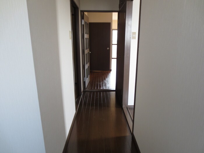 物件内観写真18　(廊下)