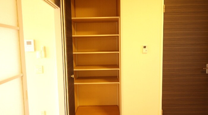 物件内観写真13　(収納)