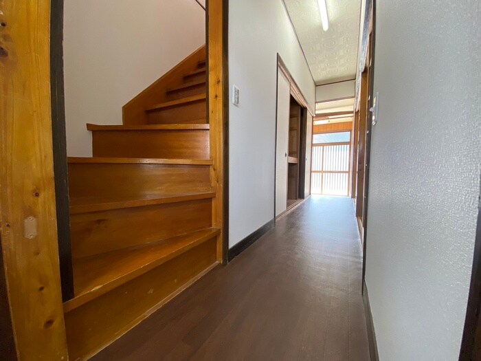 物件内観写真19　(廊下)