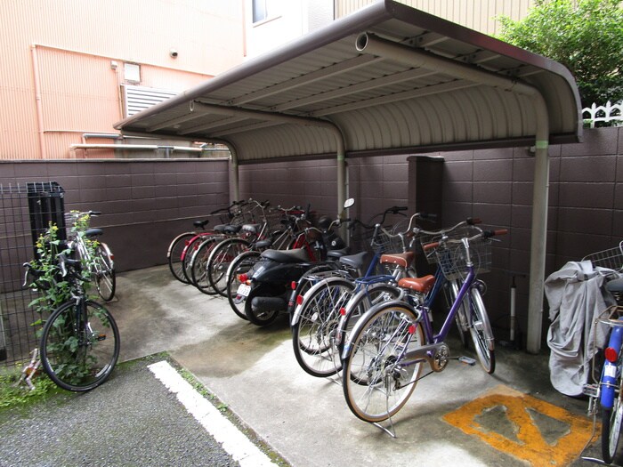 物件外観写真5　(駐輪場)
