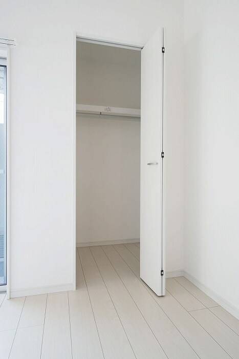 物件内観写真12　(収納)