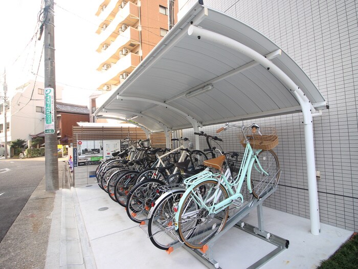 物件外観写真3　(駐輪場)