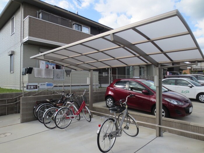 物件外観写真3　(駐輪場)