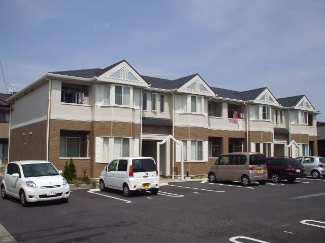 物件外観写真4　(駐車場)