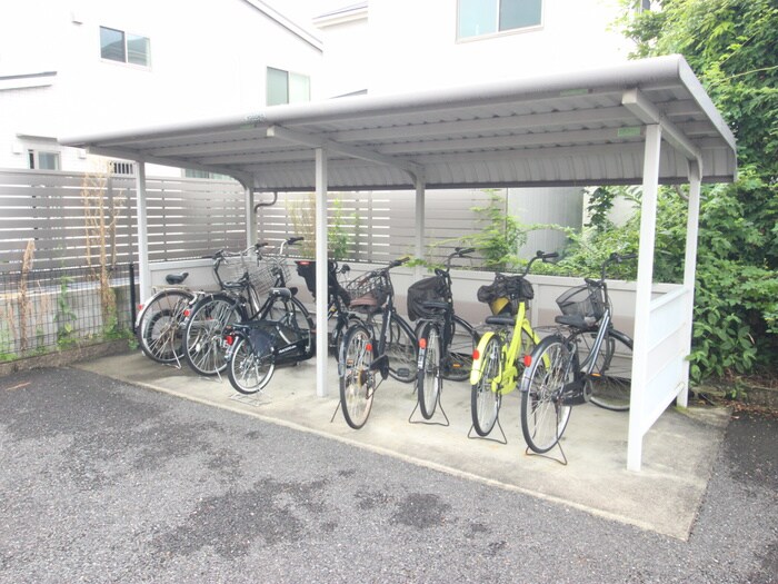 物件外観写真5　(駐輪場)