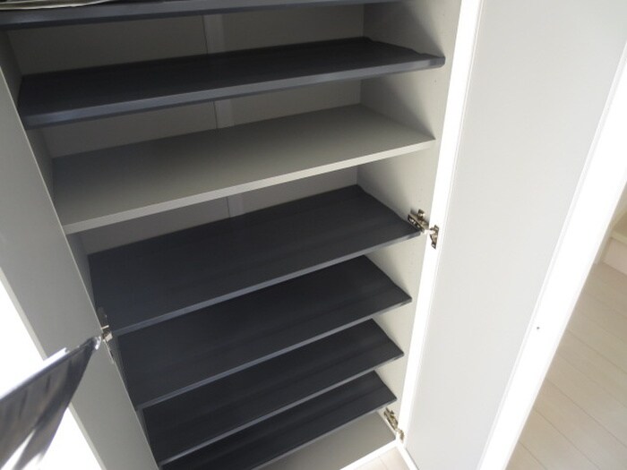 物件内観写真12　(靴箱)