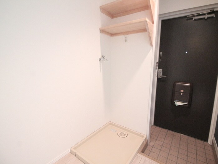 物件内観写真13　(洗濯機置場)