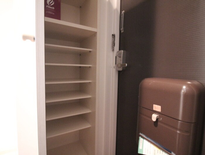 物件内観写真14　(靴箱)
