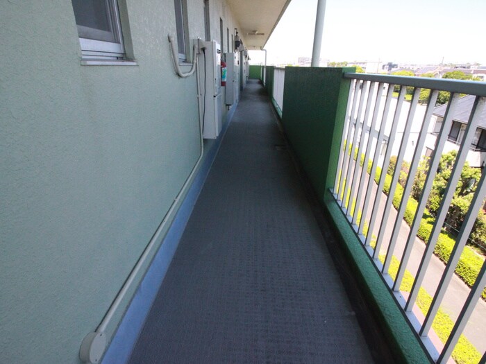 物件外観写真6　(エントランス部分)