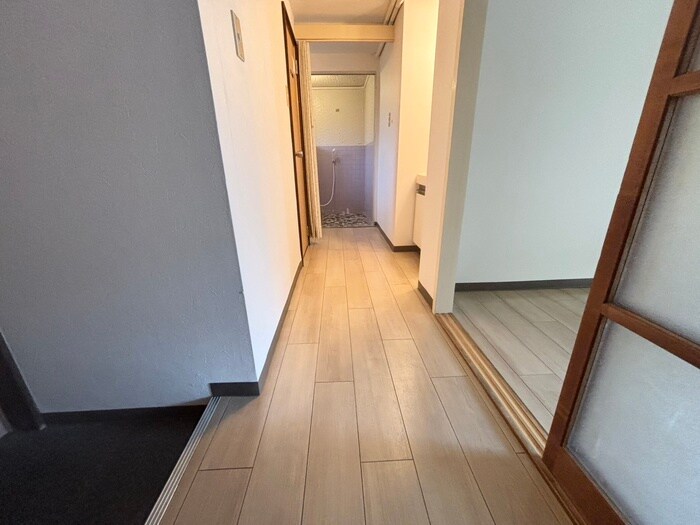 物件内観写真17　(廊下)