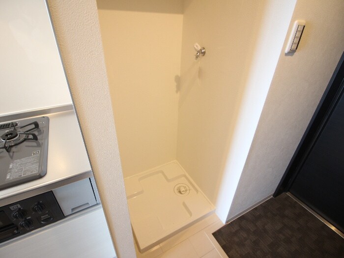 物件内観写真14　(洗濯機置場)