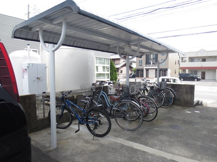 物件外観写真5　(駐輪場)